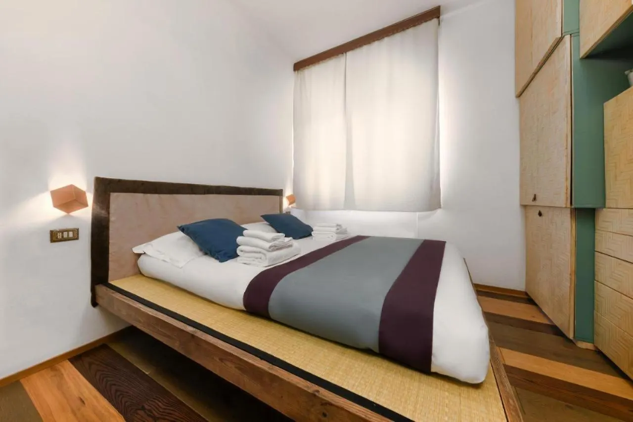 Isola Centrale Fs Apartment - 150 M Metro Marche Milan 0*,  Italy